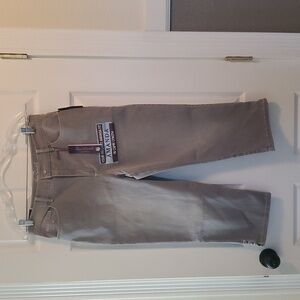 NWT Gloria Vanderbilt Capri Jeans